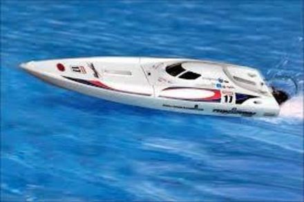 Радиоуправляемые катера и подводные лодки