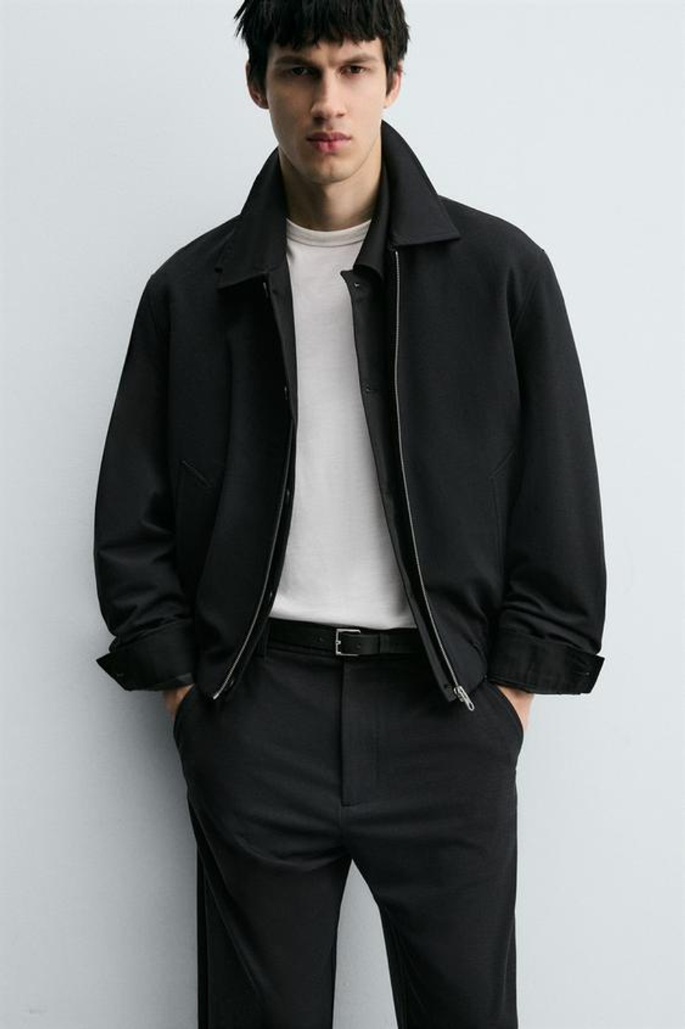 ZARA БРЮКИ RELAXED FIT ИЗ СТРУЯЩЕЙСЯ ТКАНИ, МОРСКОЙ ТЕМНО-СИНИЙ