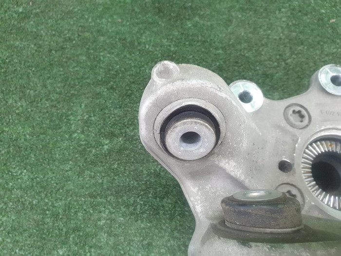 Кулак задний правый BMW M8 F91 (2019-н.в.)