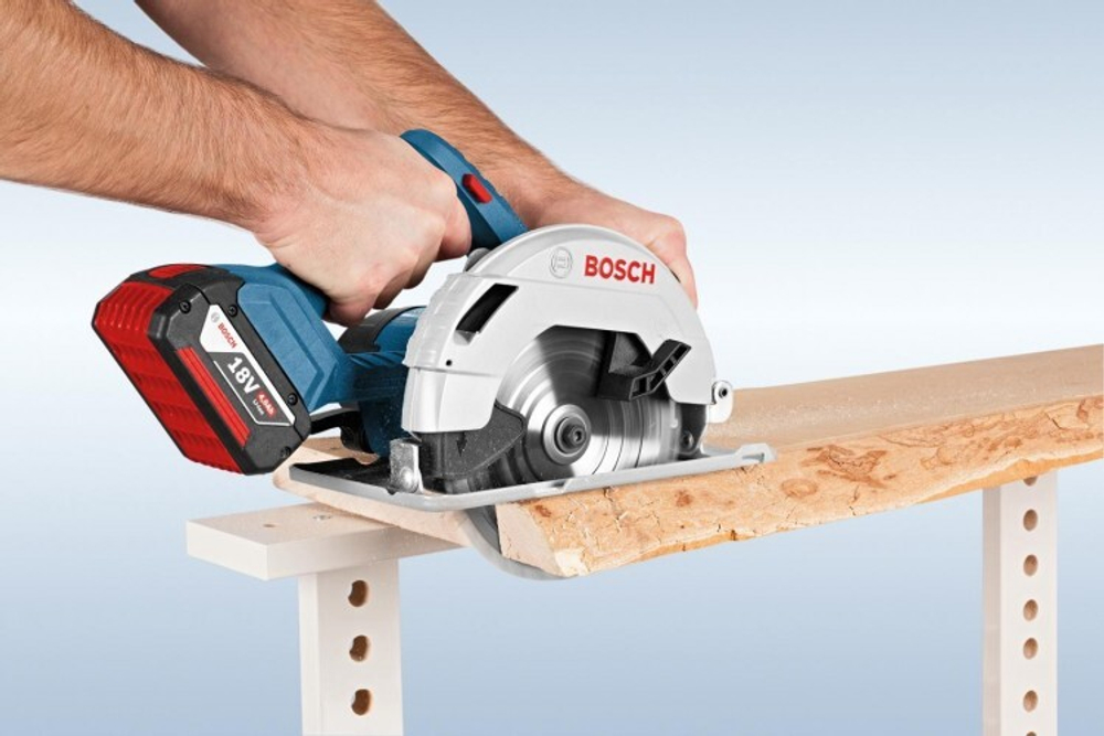 Аккумуляторная дисковая пила BOSCH GKS 18V-57 без АКБ и ЗУ 06016A2200