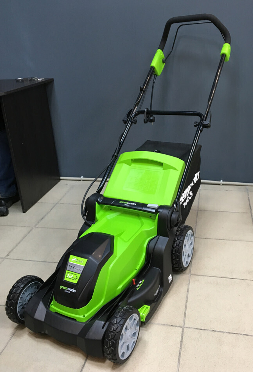 Газонокосилка электрическая Greenworks GLM1240