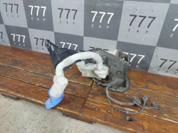 Бачок омывателя с кронштейном Volkswagen Caddy 3 10-15 Б/У Оригинал 1K0955453Q