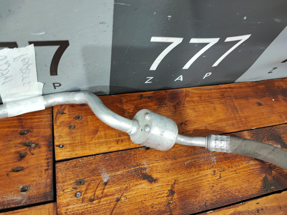 Трубка кондиционера Peugeot 208 2008 12-19 Б/У Оригинал 9670090880