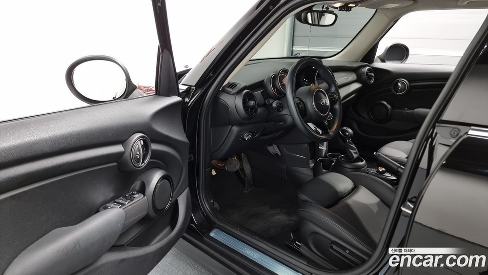 Mini Cooper 5 дверей Basic (09.2019)
