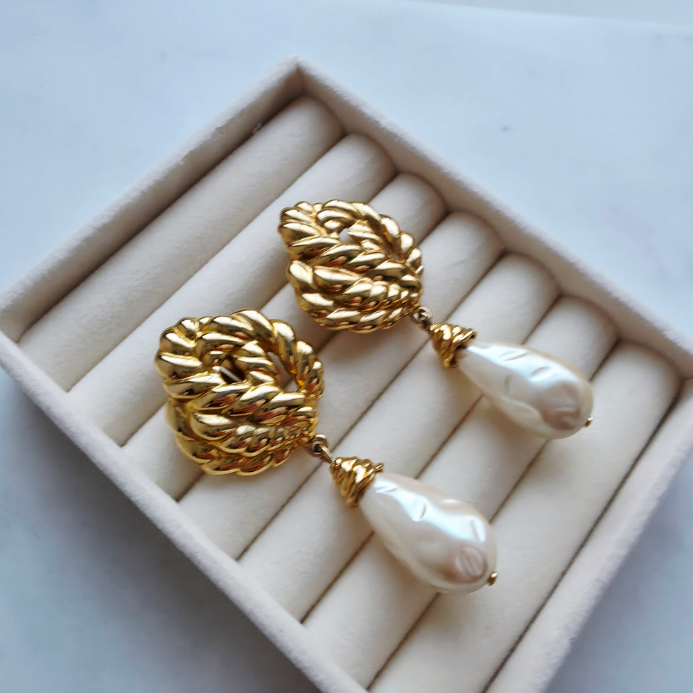 Клипсы Guy Laroche с жемчужиной