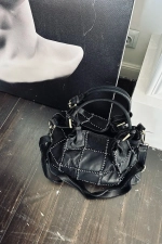 Женская сумка из натуральной винтажной кожи черного цвета