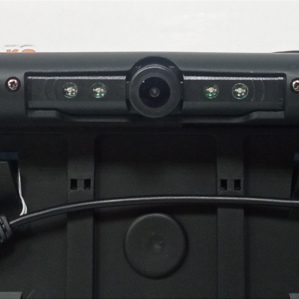 Автомобильная камера заднего вида в рамке Bos-Mini DK-E06