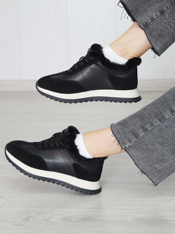 Кроссовки женские зимние