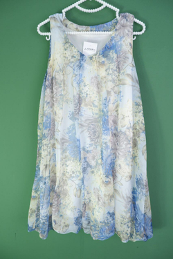 Платье с акварельными цветами 40-42 размер