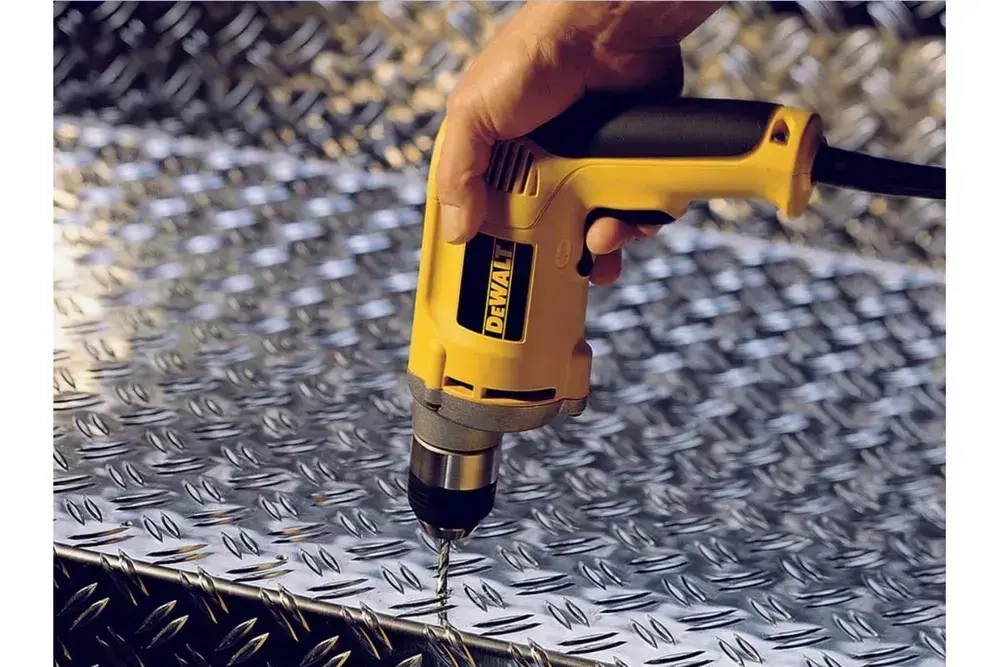 Дрель DEWALT DW 217, 675 Вт