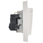 BRITE Розетка 1-местная с заземлением с защитными шторками и крышкой 16А IP44 в сборе РСбш10-3-44-БрБ белый