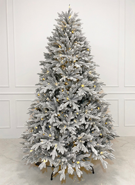 Заснеженная елка с гирляндой встроенной «Изумрудная» (Литая хвоя) 270 см / 2,7 м