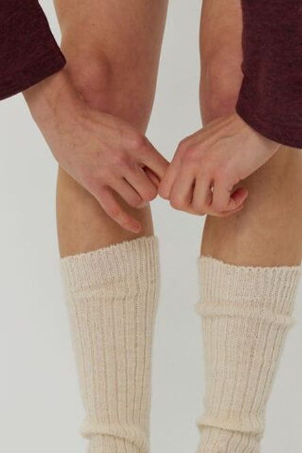 Гольфы из шерсти молочного цвета