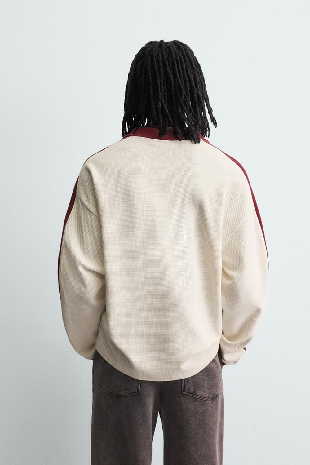 ZARA ПОЛО С ВЫШИВКОЙ В СТИЛЕ РЕТРО, ЖЕЛТОВАТО-БЕЛЫЙ