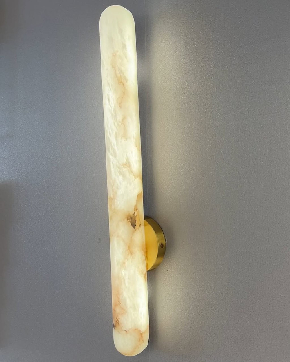 Настенное бра с эффектом натурального камня