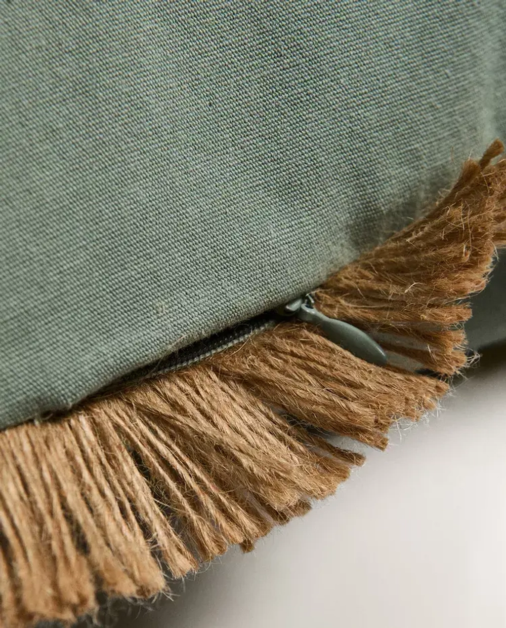 ZARA HOME НАВОЛОЧКА ДЛЯ ДЕКОРАТИВНОЙ ПОДУШКИ С БАХРОМОЙ ИЗ ДЖУТА, СИНИЙ