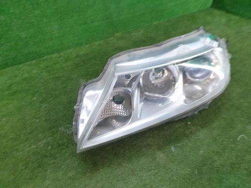 Битая Фара левая Suzuki Vitara 2 (2014-2019) галоген