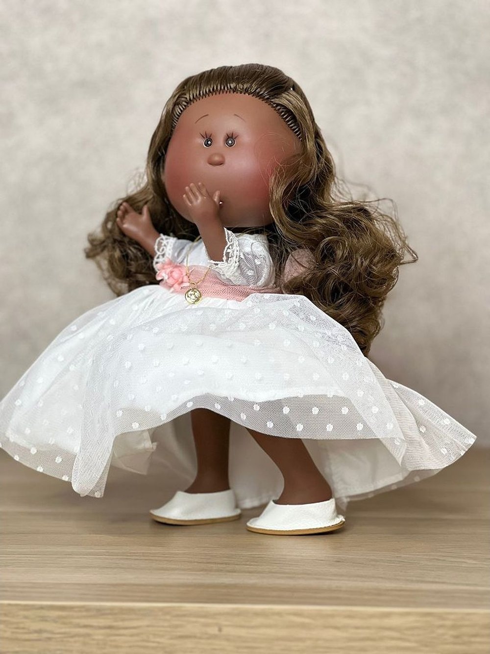 Кукла Nines виниловая 30см MIA CASE (3419)