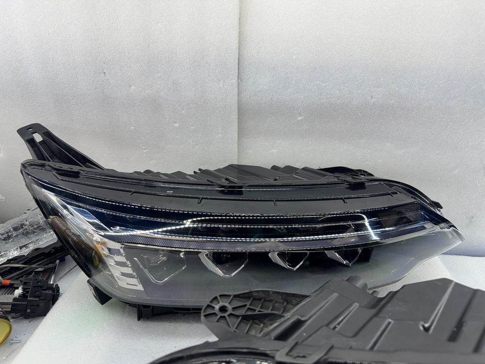 Оригинальные LED фары Skv EV6 (левая и правая,)
