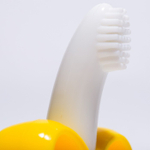 3780372 Детская зубная щетка,  прорезыватель - массажер «Банан», на присоске, с ограничителем,