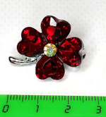 Брошь. Брошка. Клевер-четырехлистник — символ удачи. Цвет красный