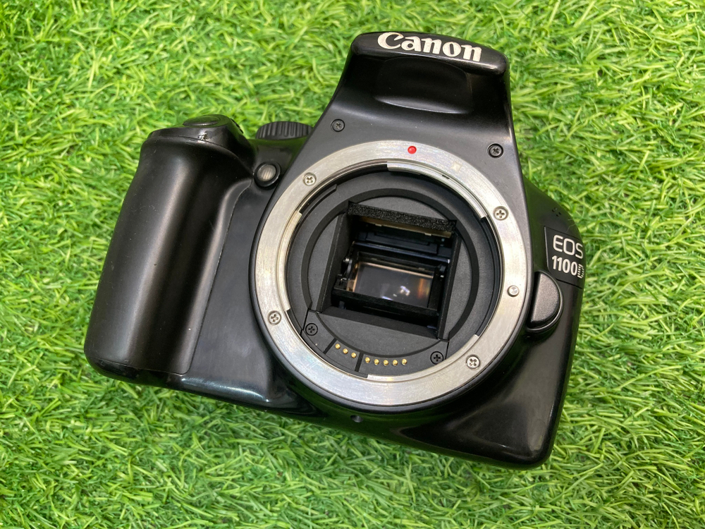 Canon EOS 1100D Kit 18-55mm IS 83.000 кадров