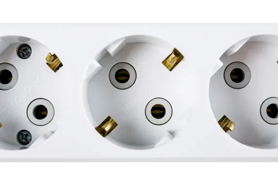 Колодка Makel 6 гнезд с заземлением 01232