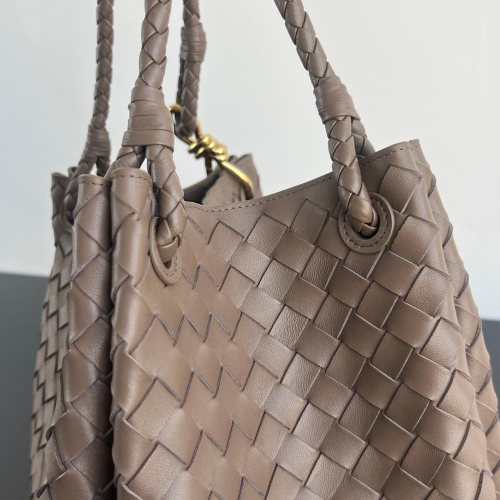 Bottega Veneta Small Parachute 21 cm