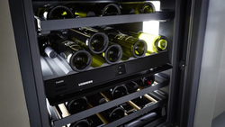 Встраиваемый винный шкаф Liebherr UWpri 3782