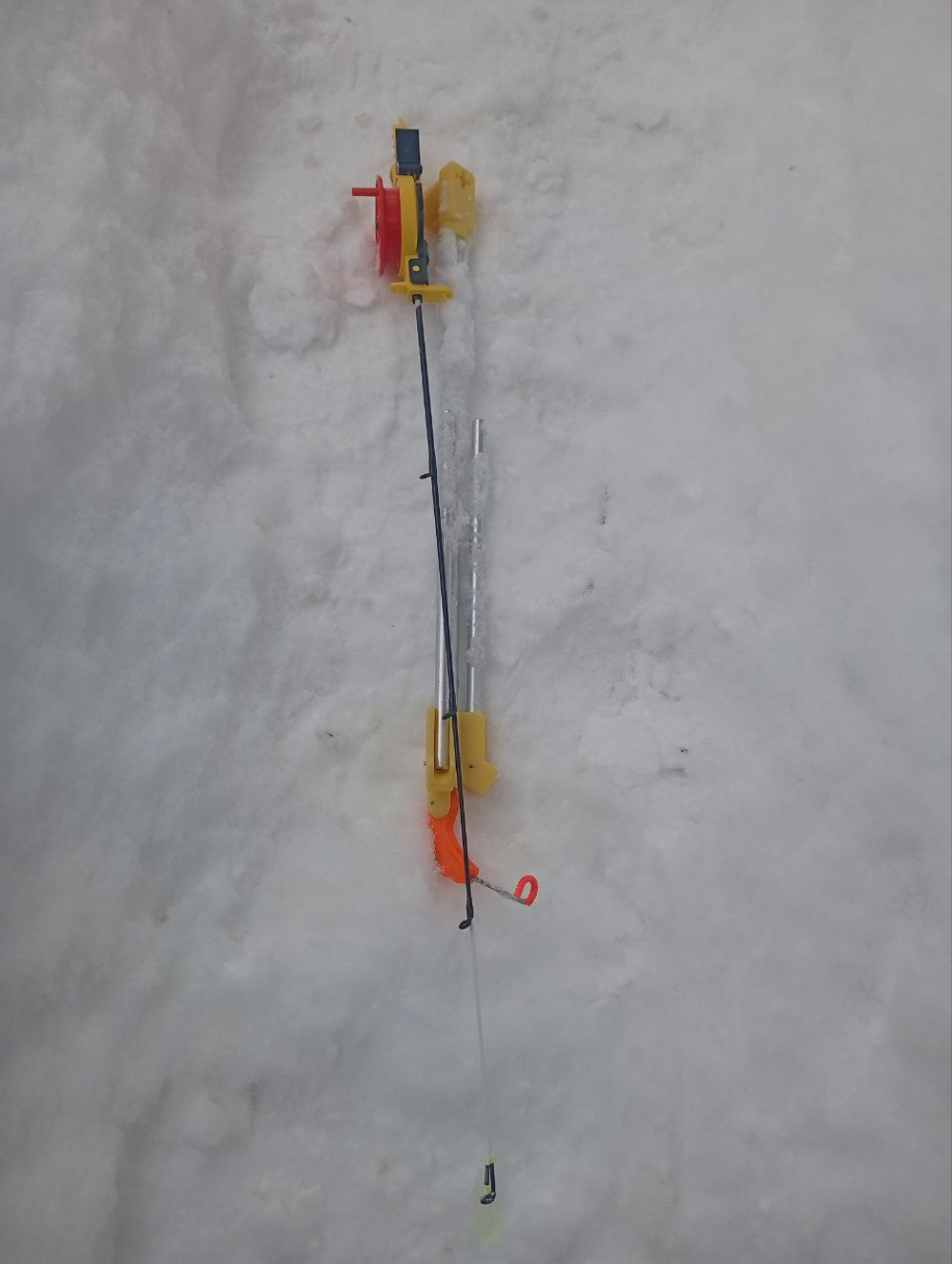 Удочка-поставушка зимняя самоподсекающая.