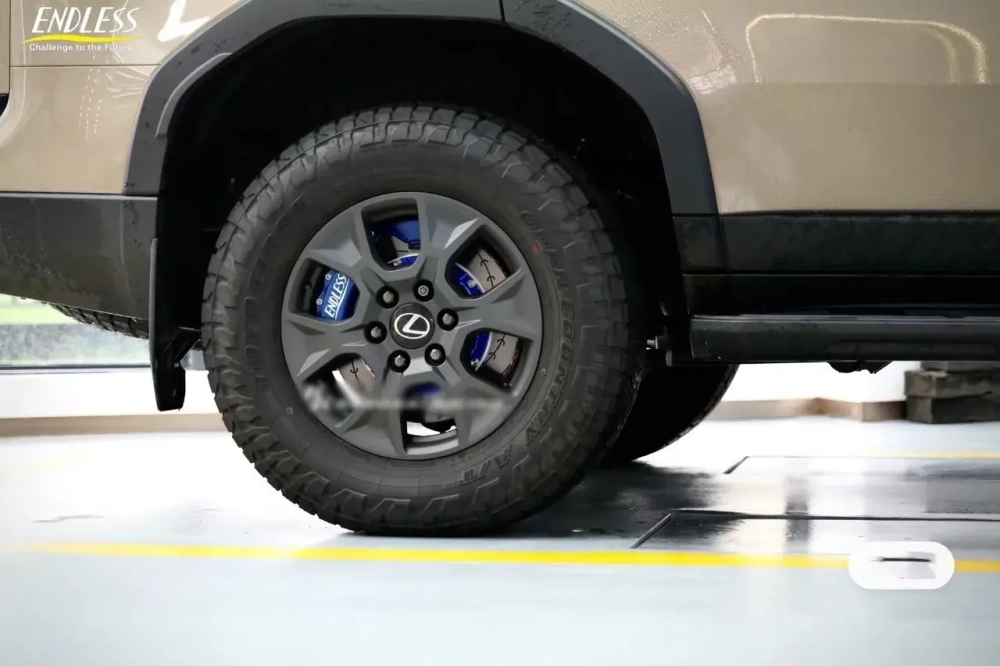 Тормозная система для заводских R18 дисков Lexus GX550 2024 Лексус тормоза колодки тормозной диск суппорт