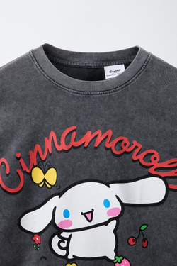 ZARA ФУТБОЛКА С ЭФФЕКТОМ ПОТЕРТОСТИ И ПРИНТОМ CINNAMOROLL © SANRIO, АНТРАЦИТОВО-СЕРЫЙ