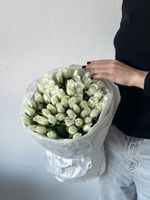 Букет из белой розы (40см) 51 шт в оформлении