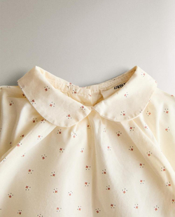 ZARA HOME ДЕТСКАЯ РУБАШКА С ЦВЕТОЧНЫМ ПРИНТОМ, ЖЕЛТОВАТО-БЕЛЫЙ