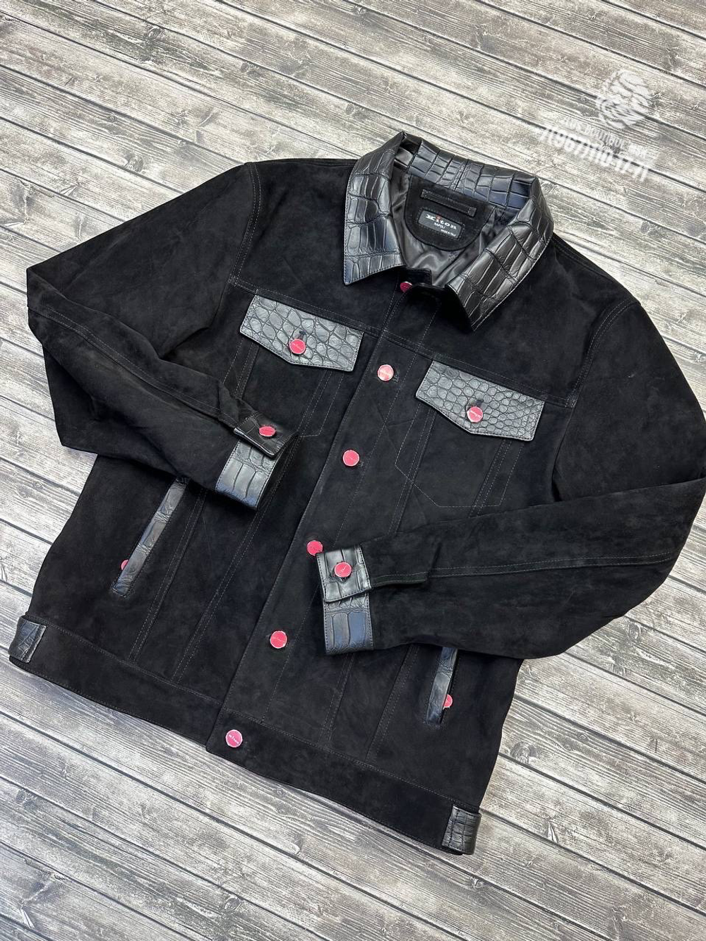 Замшевая куртка Kiton со вставками кожи крокодила