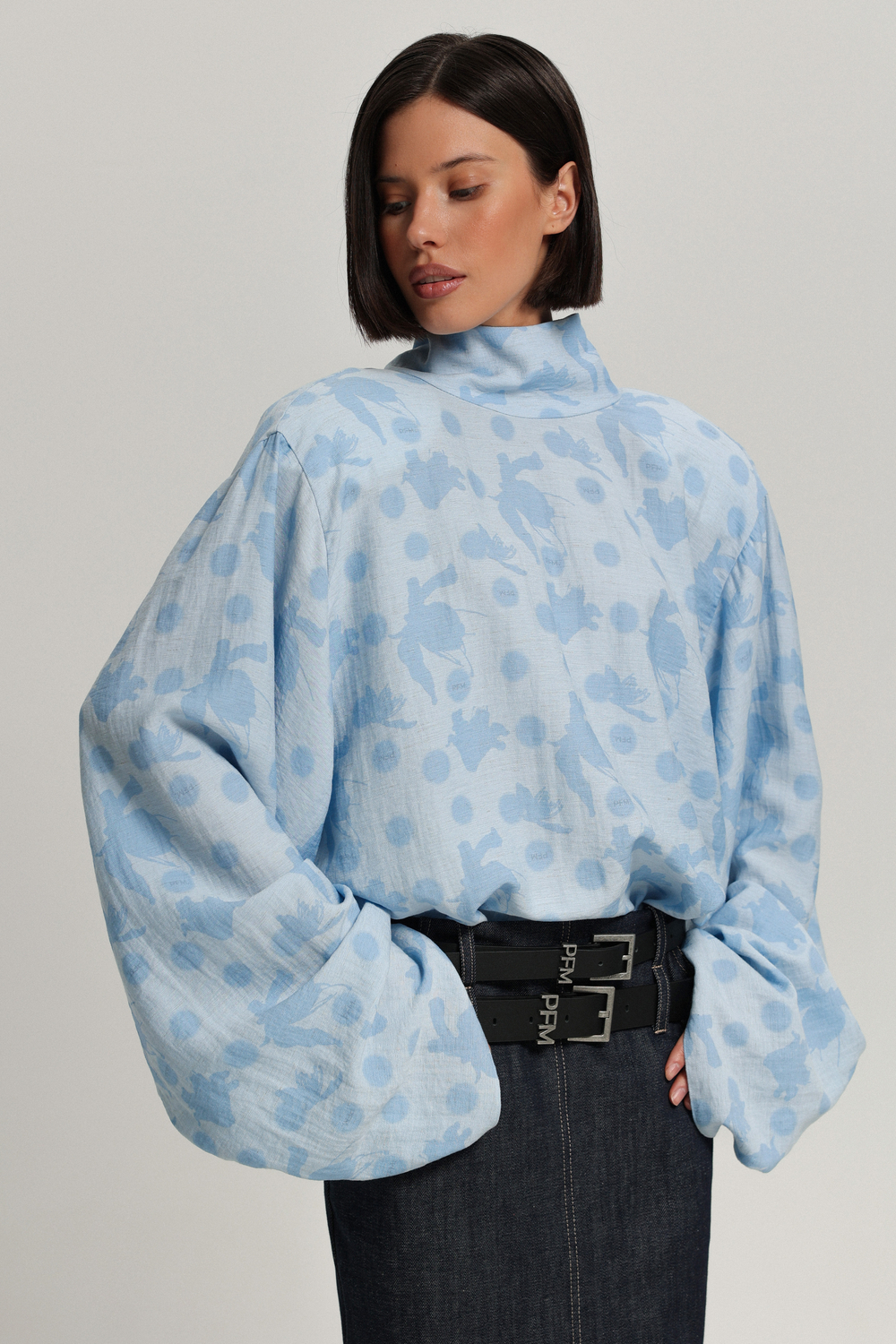 Блуза с подплечниками