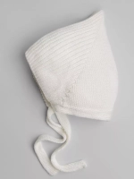 Чепчик для девочки вязаный на завязках на осень