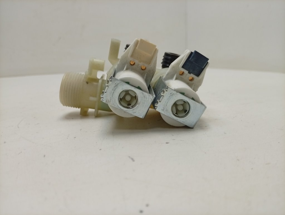 RSM601 кт71 Клапан подачи воды для стиральной машины Hotpoint-Ariston 63020 б/у