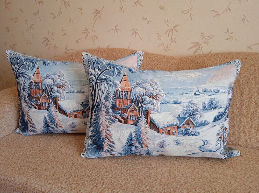 Декоративная гобеленовая наволочка для интерьерной подушки Крещенские морозы 68х47