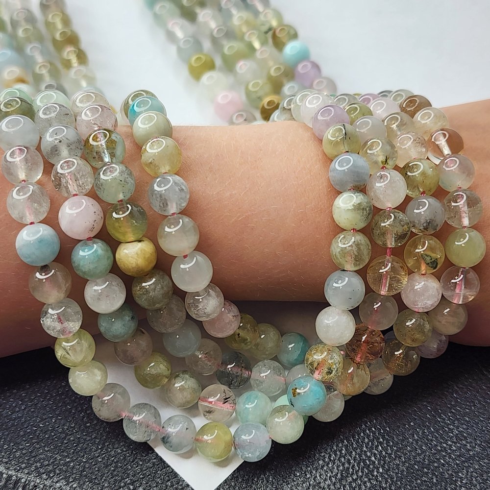 Микс бериллы, кварцы, пренит, амазонит, 8.3мм, цена за нить 19см