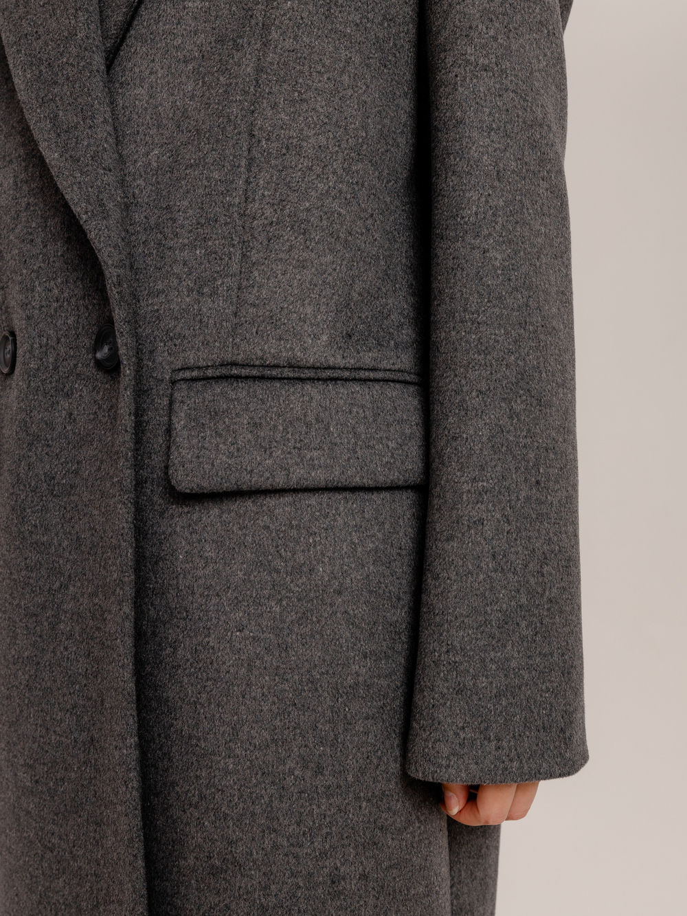 Пальто из шерсти серое