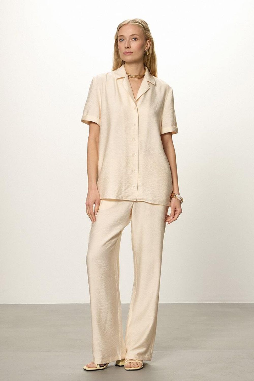 Брюки палаццо на резинке молочная вискоза (Размер 42, 44)