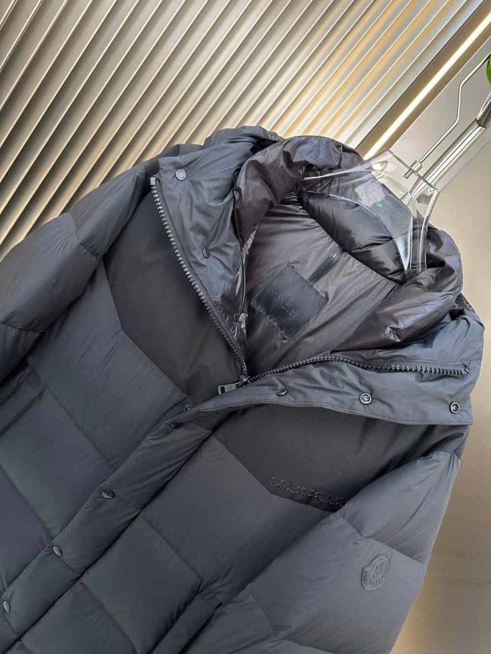 Пуховик Moncler