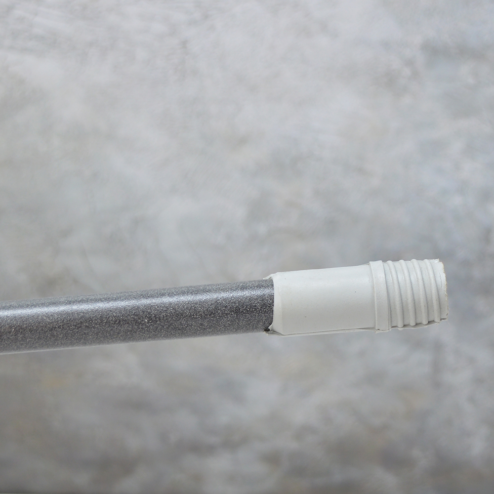 Черенок 1,5м металлический с резьбой