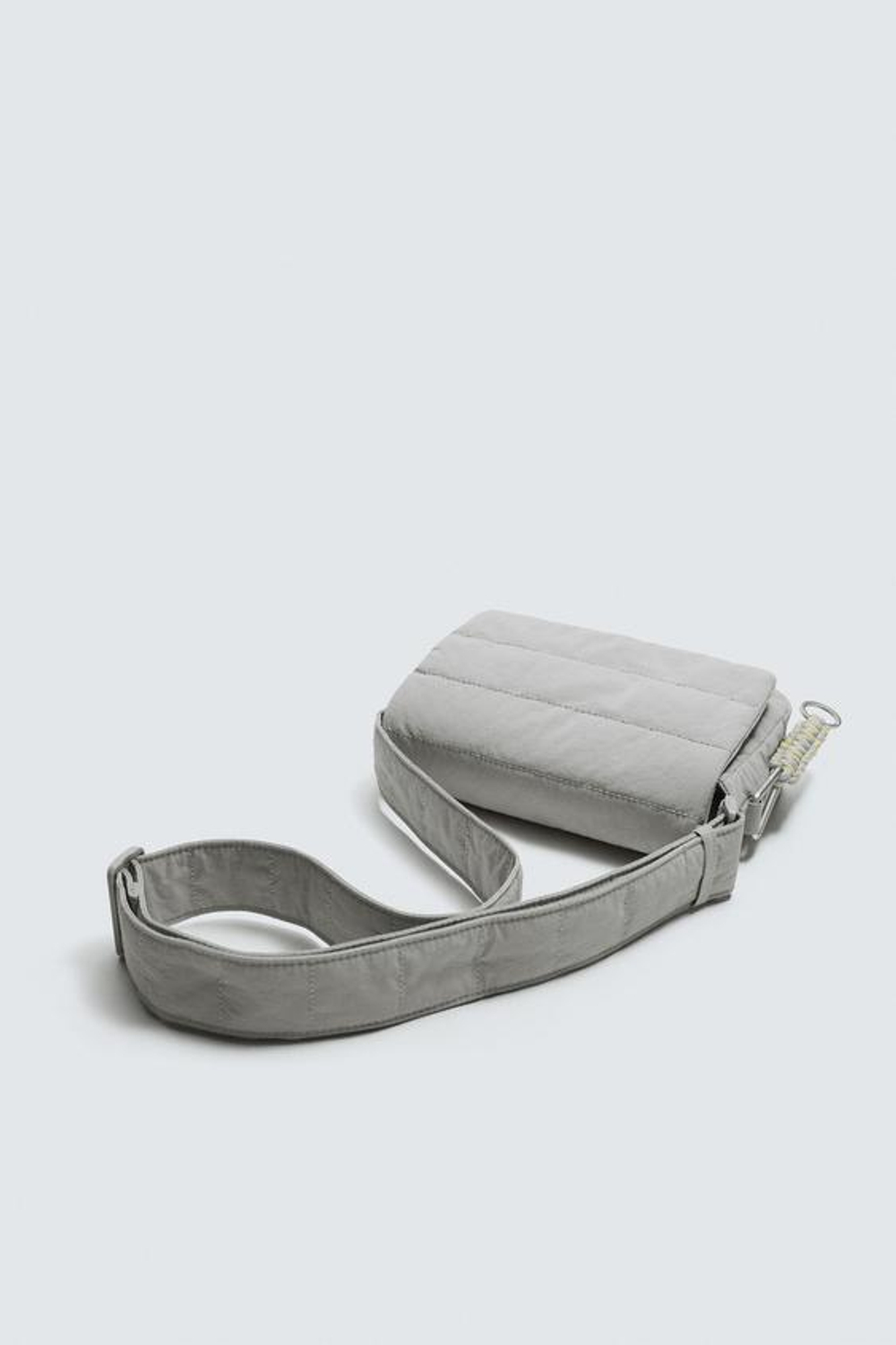 ZARA СТЕГАНАЯ НЕЙЛОНОВАЯ СУМКА, СЕРЫЙ