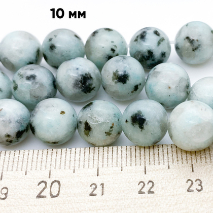 Пегматит амазонитовый бусины, диаметр 10,4-10,6 мм, цена за 18-19 шт (1/2 нити)