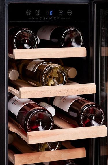 Винный холодильник Dunavox DAUF-19.58SS