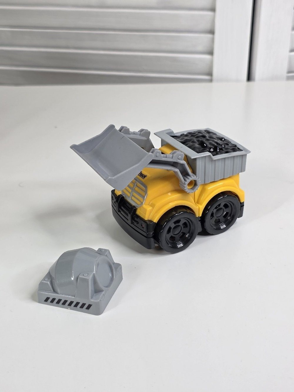 Конструктор блочный Автомобиль Спецтехнка с фигурками (200408409)