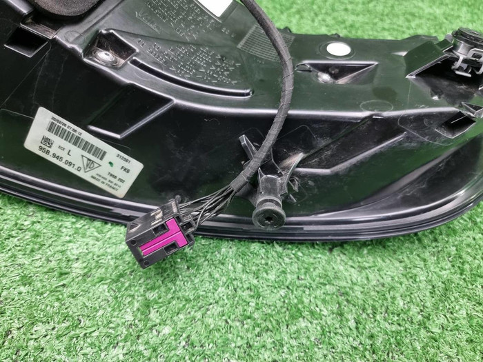 Фонарь левый внешний Porsche Macan 95b (2018-н.в.)