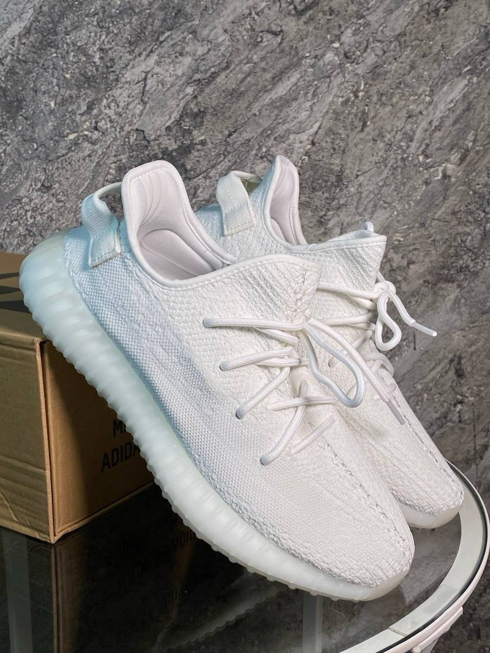 Кроссовки Adidas